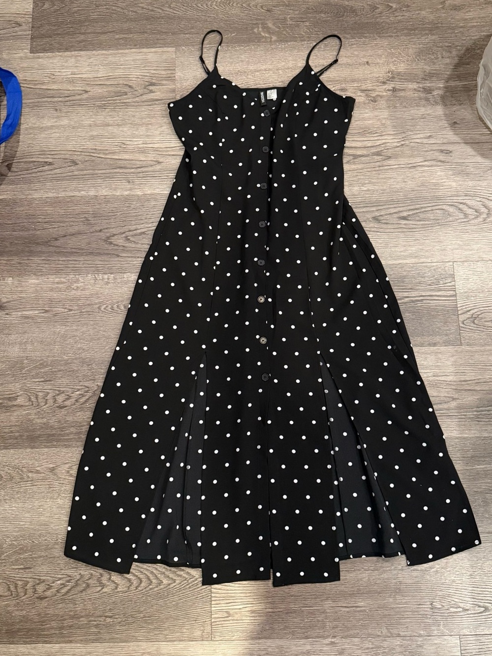 V -neck polka dots dress